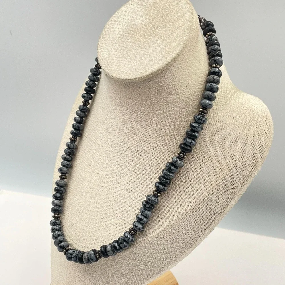 Vintage Snowflake Obsidian Necklace Women 16" Black Grey Excellent Beaded Toggle - Picture 6 of 9